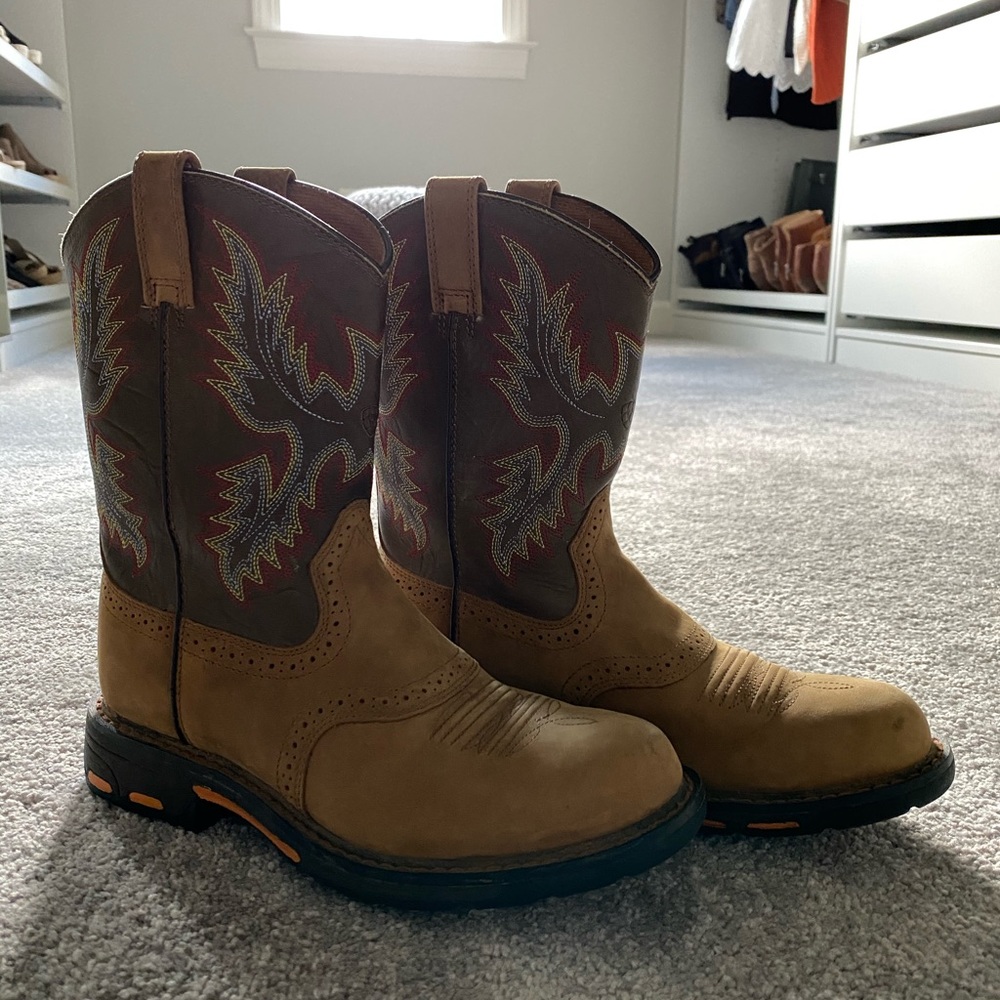 Ariat Girls Size 4/Woman 6 like new boot